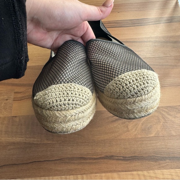 KARL LAGERFELD PARIS
Adila Leather Platform‎ Espadrilles - Picture 9 of 11